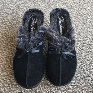 Brand New Skechers Fur Lined Clogs Size 8
